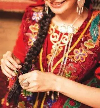 قازاق حالقىنىڭ شاشقا بايلانىستى ۇستانىمدارى