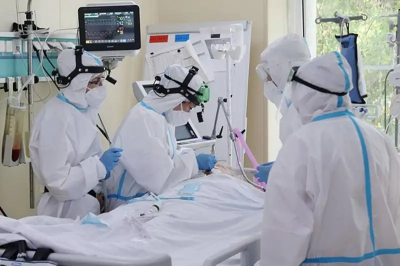 Россияда кетма-кет беш кун давомида ҳар куни 800 та киши коронавирусдан вафот этган