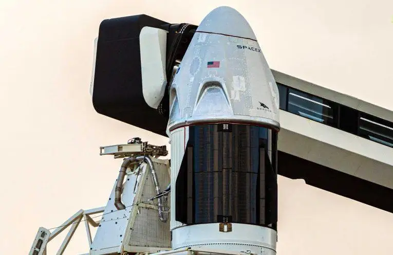 SpaceX首次载人航天发射因天气原因推迟