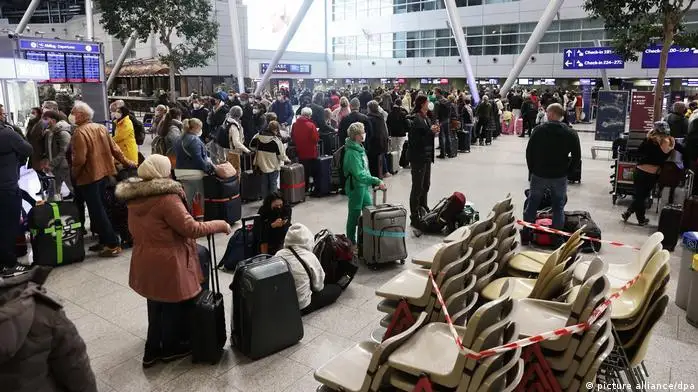 Германия аэропортларида хавфсизлик хизмати ходимлари иш ташлаш эълон қилди