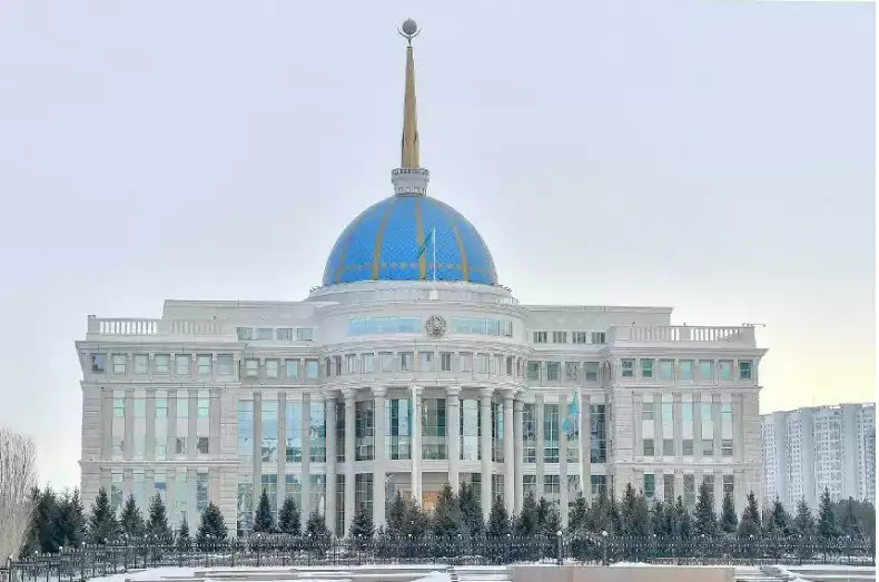 پرەزيدەنت ازاماتتاردىڭ بانكروتتىعى تۋرالى زاڭعا قول قويدى