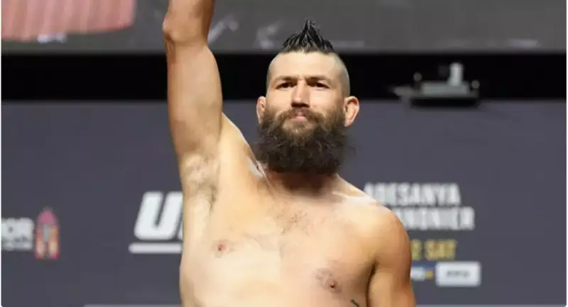 امەريكالىق فايتەر قازاقستاندىق شاۆكات راحمونوۆتى جەكپە-جەككە شاقىردى