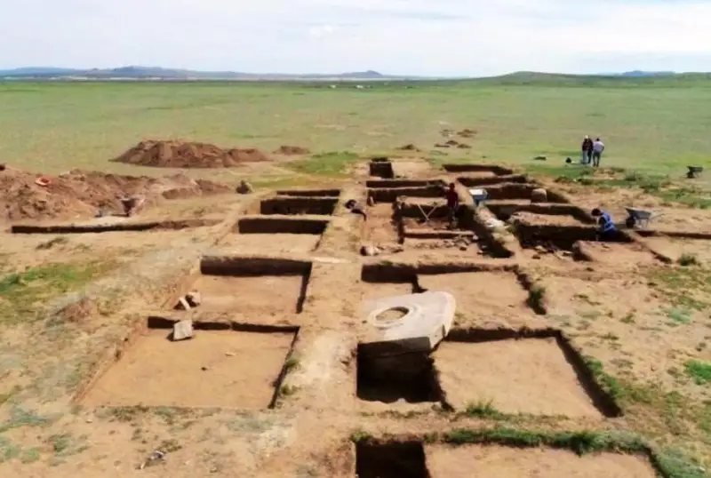 Найдены комплекс и надпись в честь основоположника II Тюркского каганата Кутлуг Эльтерис кагана