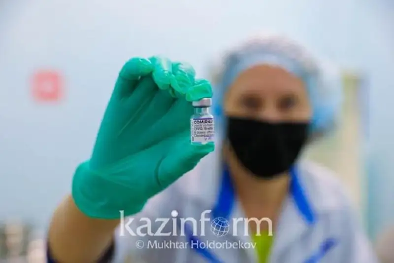 Қазақстанда 40 мыңнан астам жүкті әйел Pfizer екпесін салдырды