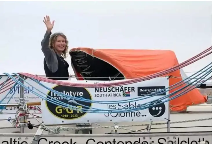 جەر شارىن اينالاتىن جارىستا العاش رەت ايەل ادام جەڭىسكە جەتتى