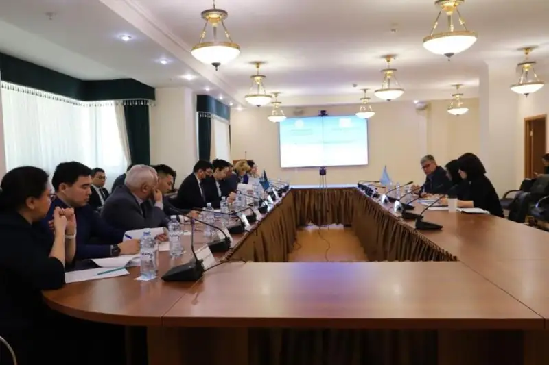 劳动部副部长会见国际劳工组织代表