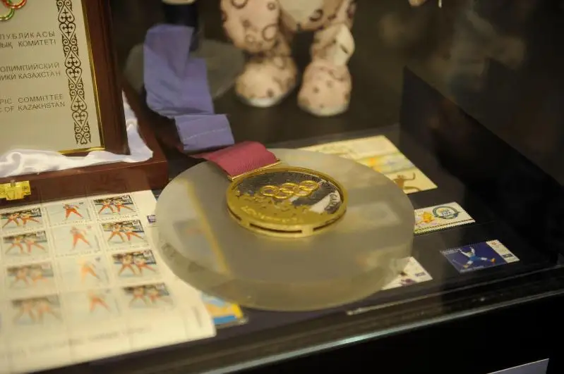 哈萨克斯坦首枚奥运金牌在挪威展出