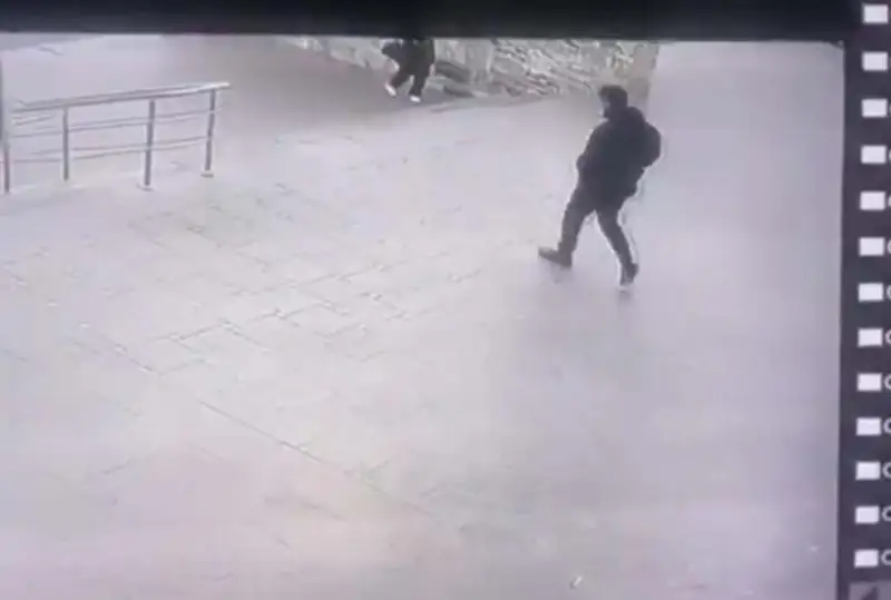 Elorda meshitterinde urlyq jasaǵan ury kameraǵa túsip qalǵan