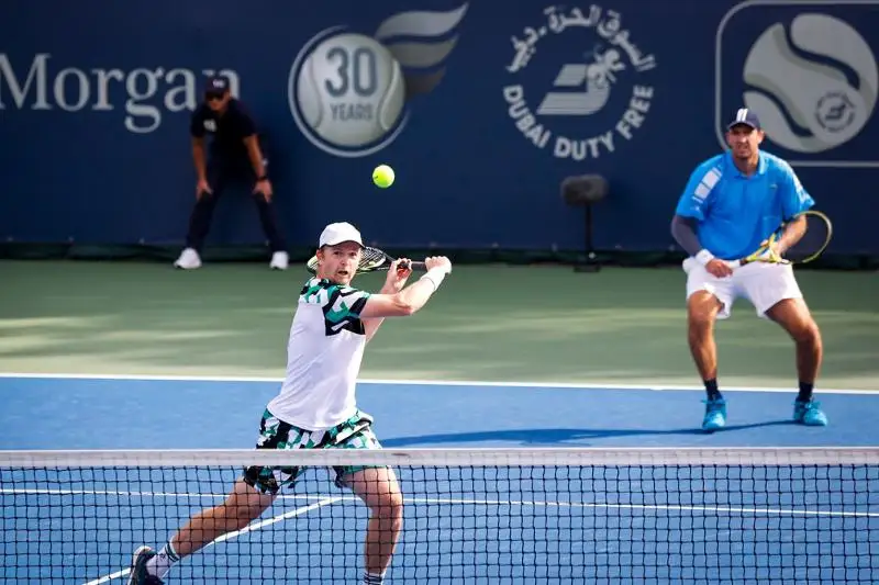 Андрей Голубев вышел в четвертьфинал теннисного турнира в Дубае