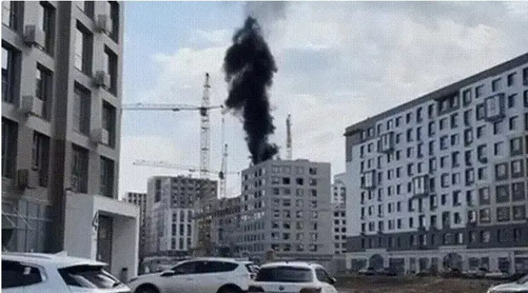 استانادا سالىنىپ جاتقان عيمارات ماڭىندا جارىلىس بولدى
