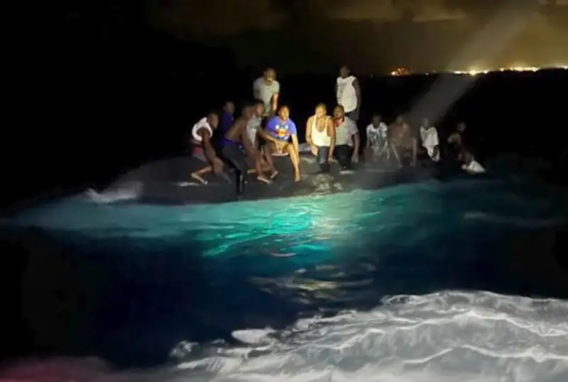 Багам оролларида Америкага кетаётган қайиқ ағдарилиб кетиши оқибатида 17 мигрант ҳалок бўлди