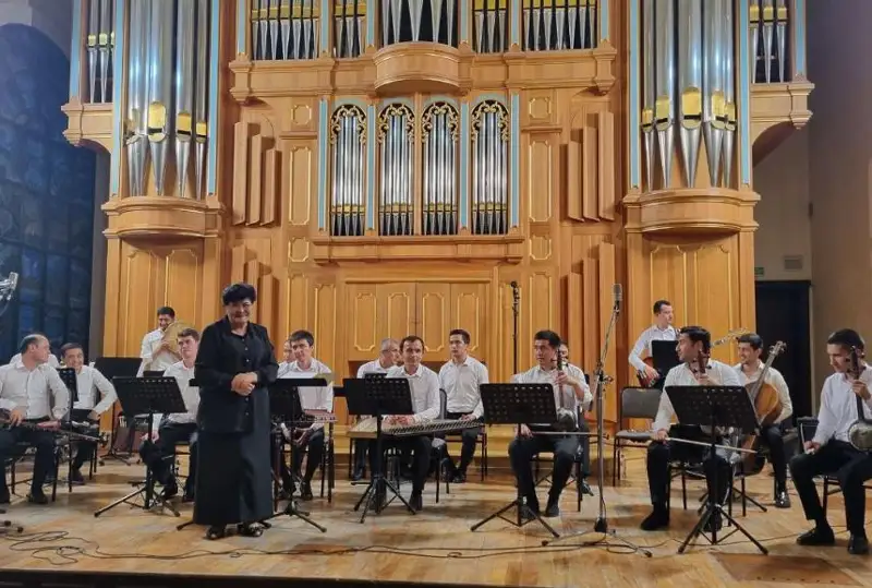 Тошкентда ШҲТга аъзо давлатларнинг халқ куйлари янгради