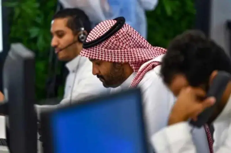 ساۋد ارابياسى 4 كۇندىك جۇمىس اپتاسىنا كوشۋدى قاراستىرىپ جاتىر