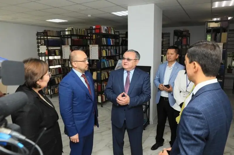 Кутубхоналар замонавий рақамли воситаларга эга бўлиши керак – ҚР Маданият вазири