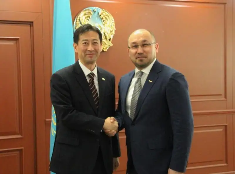 文化部长会见韩国驻哈大使