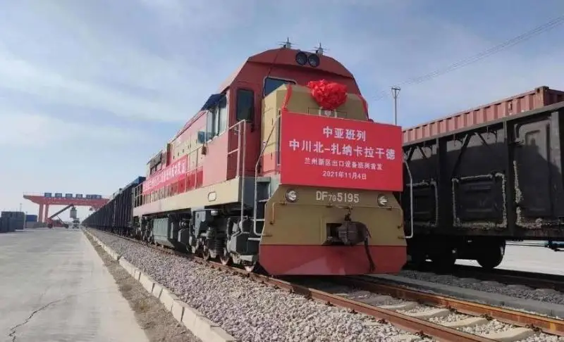 哈铁公司开通一条新的哈中集装箱货运线路