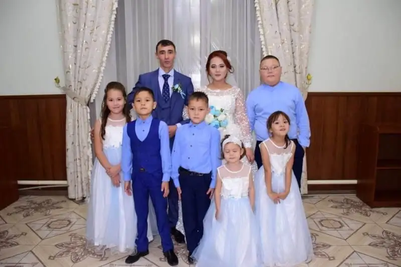 Келин тўйини 13 йилдан сўнг қилган оила катта олқишларга сазовор бўлди