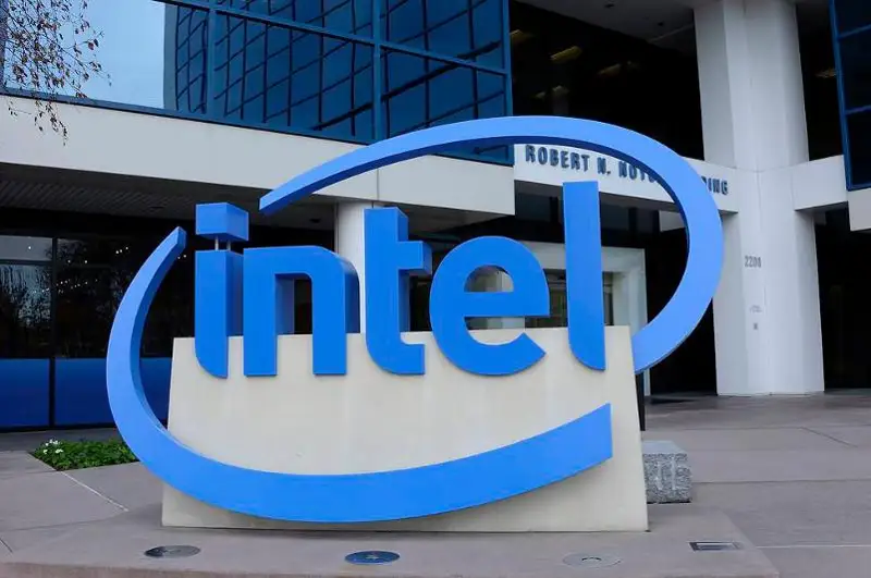 Компания Intel приостановила работу в России
