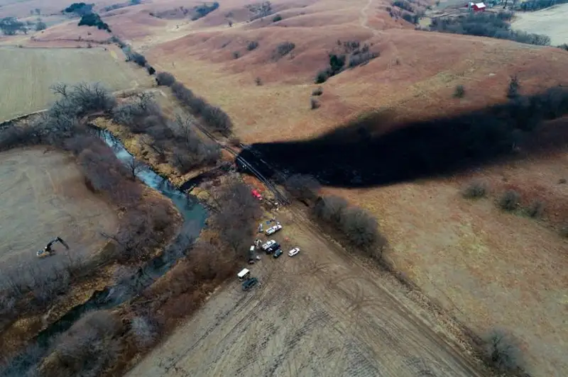 Крупнейшую утечку нефти ликвидировали в штате Канзас