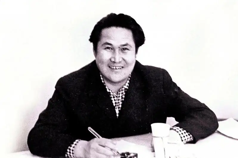托卡耶夫：穆哈哈利的诗歌——是哈萨克的精髓