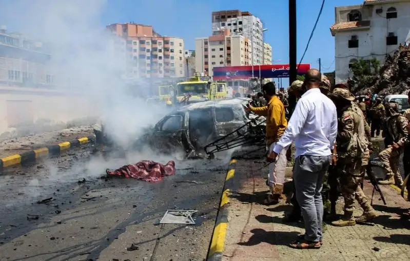 Яманда миналаштирилган автомобиль портлаб, беш киши ҳалок бўлди