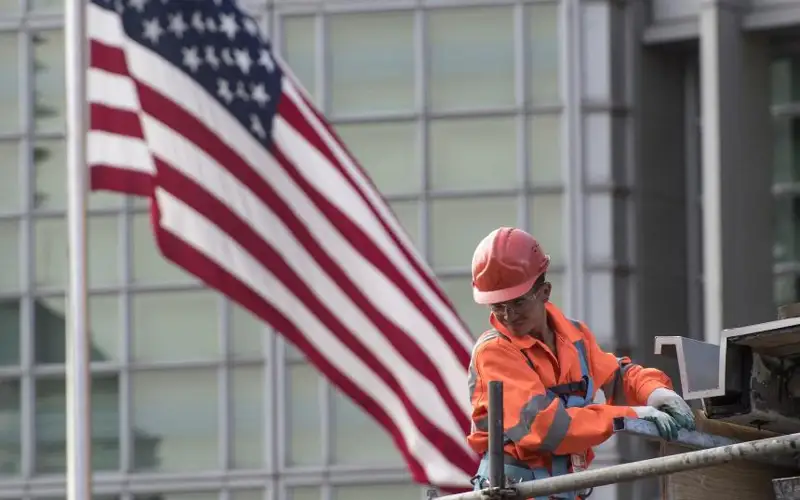 Число вакансий и увольнений в США достигло рекордного уровня в марте