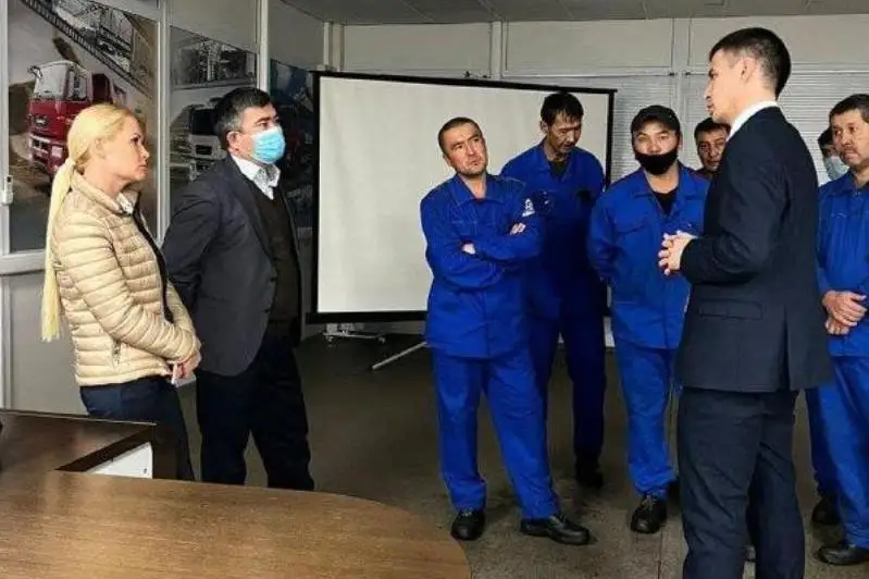 «Камаз» корхонасида ишлаётган Ўзбекистон фуқароларининг яшаш ва иш шароитлари қандай