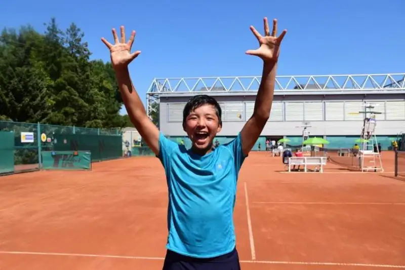 قازاقستان جاس وسپىرىمدەرى تەننيستەن الەم چەمپيوناتىنىڭ جارتىلاي فينالىندا