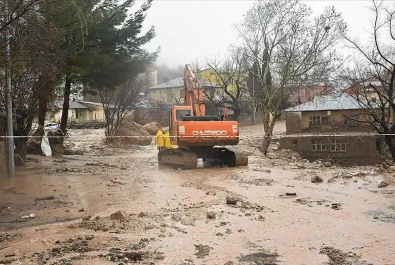 Туркиядаги сув тошқинлари оқибатида 5 киши ҳалок бўлди