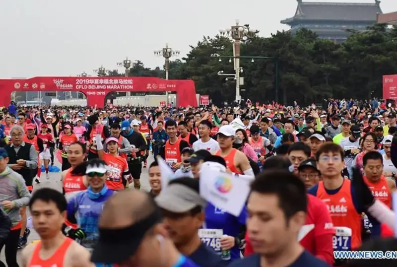 Пекин марафонида 30 мингга яқин югурувчи қатнашади