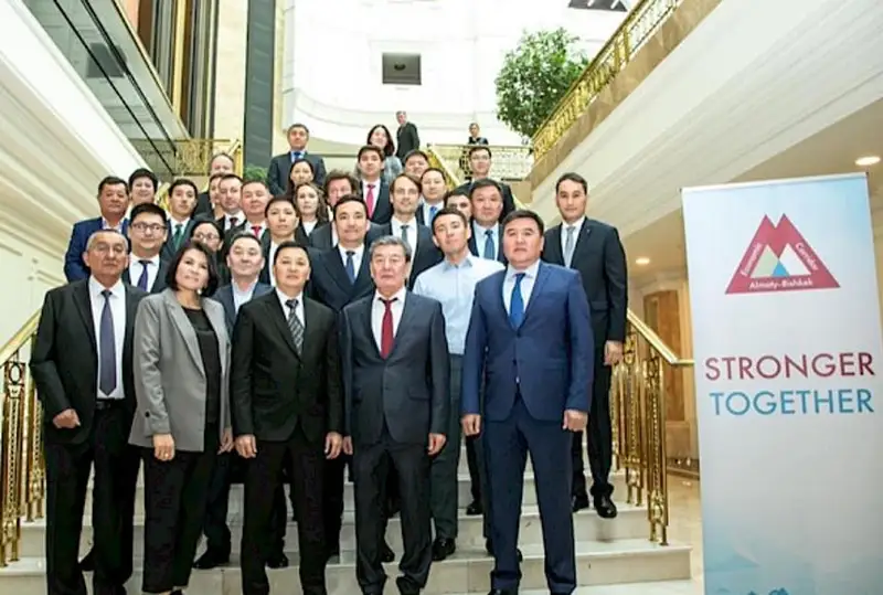 Almaty - Bishkek baǵytynda elektrobýstar júredi