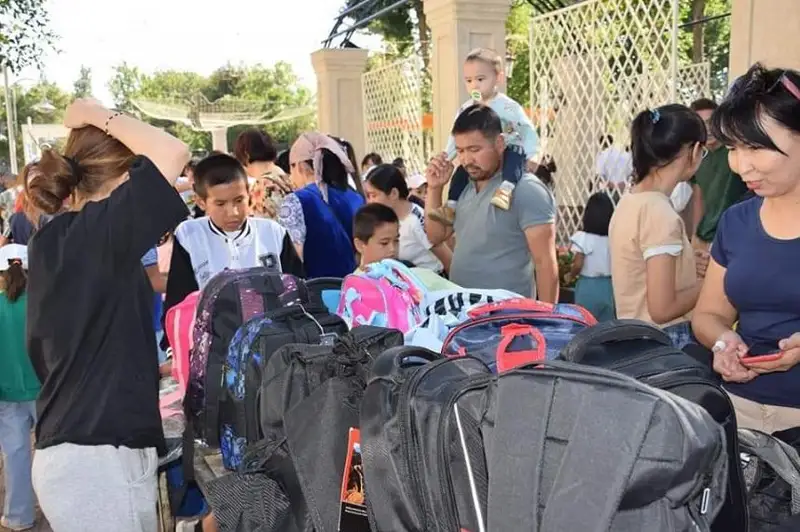 Туркистон вилоятида мактаб формаси ва офис буюмлари арзон нархларда сотилмоқда