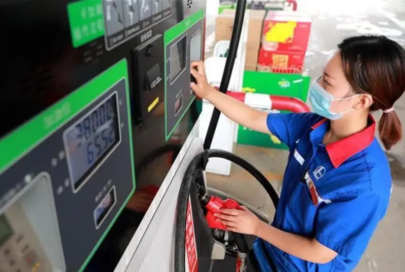 Хитой йил бошидан бери бензин ва дизел нархини ўнинчи марта оширди