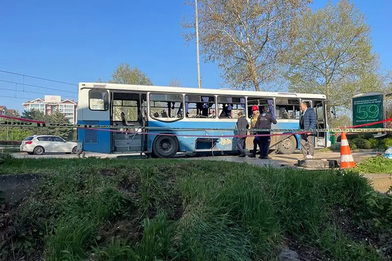 Автобус с пассажирами взорвался в Турции