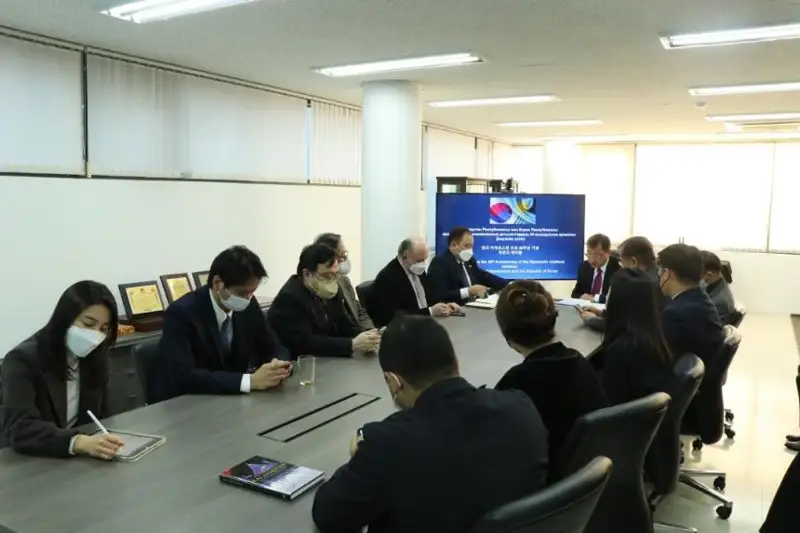 哈萨克斯坦和韩国建交30周年圆桌会议在韩国召开