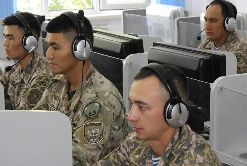 ҚР ҳарбий хизматчилари Тинчликпарварлар тайёрлаш марказида инглиз тилини ўрганмоқда