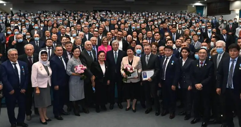 托卡耶夫总统同巴甫洛达尔州公民代表会晤并发表讲话