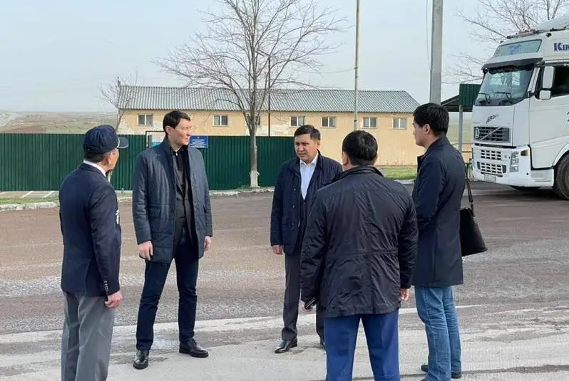 ҚР Молия вазири Қозоғистон-Ўзбекистон чегарасидаги божхона постлари ишини кўздан кечирди