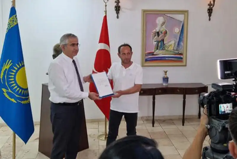 الماتىداعى ءورت كەزىندە بالالاردى قۇتقارعان تۇركيا ازاماتى ماراپاتتالدى