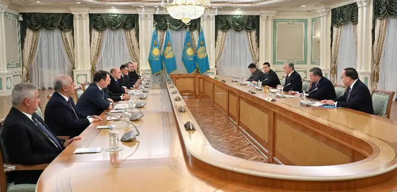 托卡耶夫总统会见独联体政府首脑理事会会议参会人员