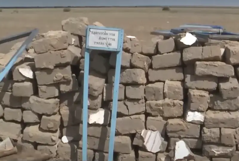 احمەت بايتۇرسىن ۇلىنىڭ ءۇيى بۇزىلدى: قوستاناي اكىمدىگى جاعدايدى ءتۇسىندىردى