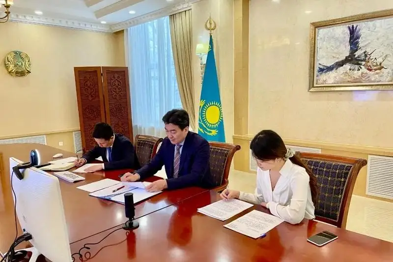 驻华大使就托卡耶夫总统国情咨文举行媒体吹风会