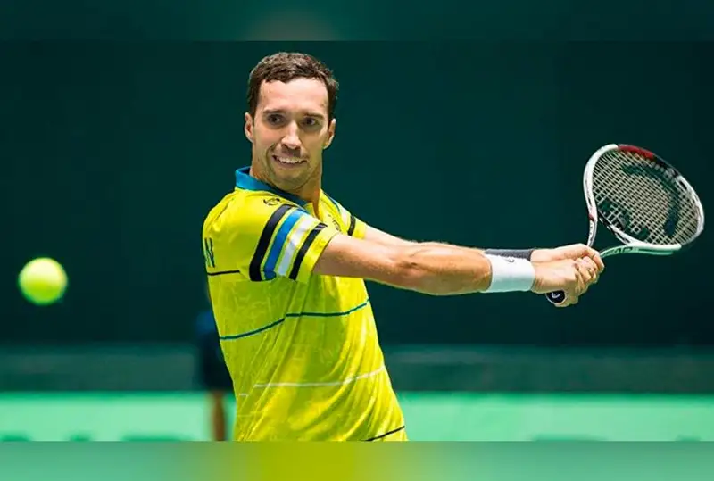 Михаил Кукушкин вышел во второй круг теннисного турнира в Чикаго