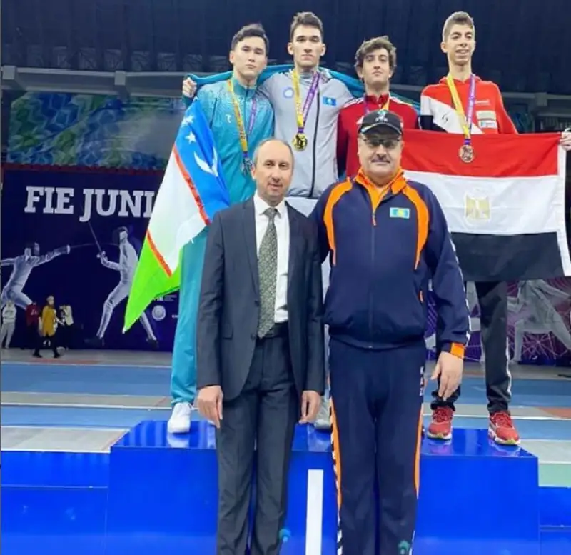 Тошкентда қозоғистонлик спортчи қиличбозлик бўйича жаҳон чемпионатида олтин медални қўлга киритди