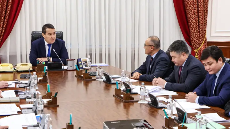 ҚР Ҳукумати иқтисодиётни кредитлаш масаласини муҳокама қилди