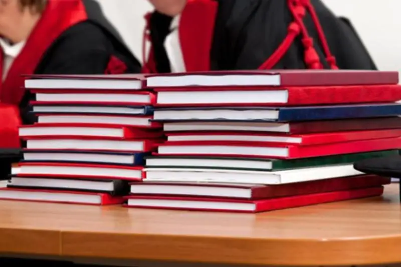 ديپلومدىق جۇمىستاردى جازاتىن كولەڭكەلى نارىق بار - اسحات ايماعامبەتوۆ