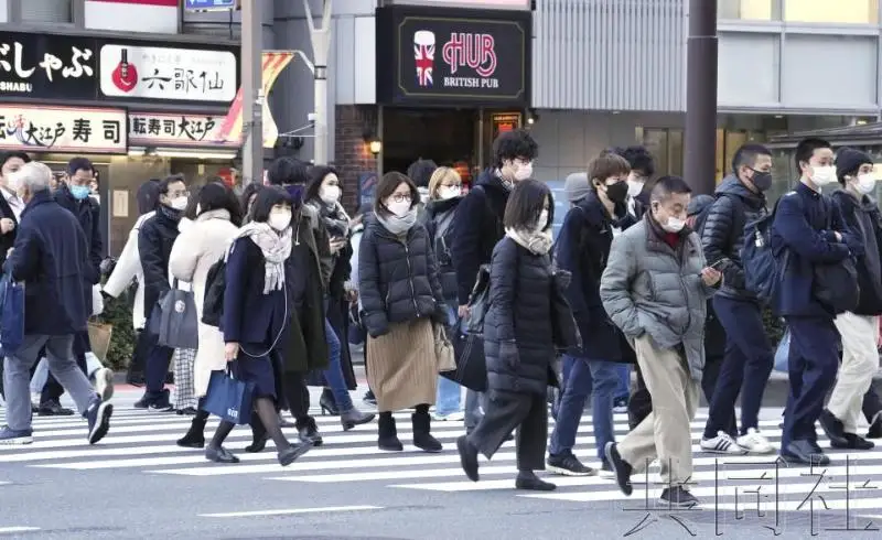 日本单日新增新冠感染人数首超3万人