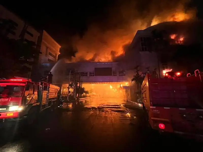 柬埔寨一赌场酒店深夜起火 已致11人死数十人伤