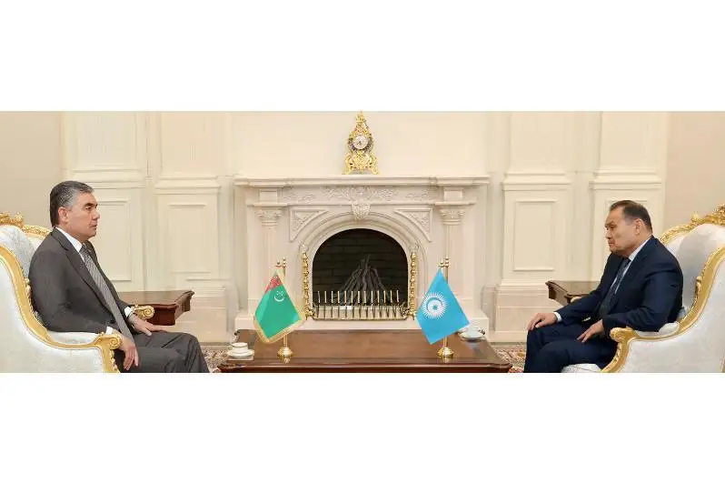 突厥议会秘书长会见土库曼斯坦总统