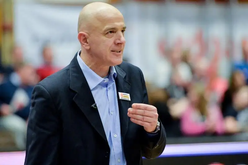 «Астана» баскетбол клуби бош мураббий билан шартномани бекор қилди